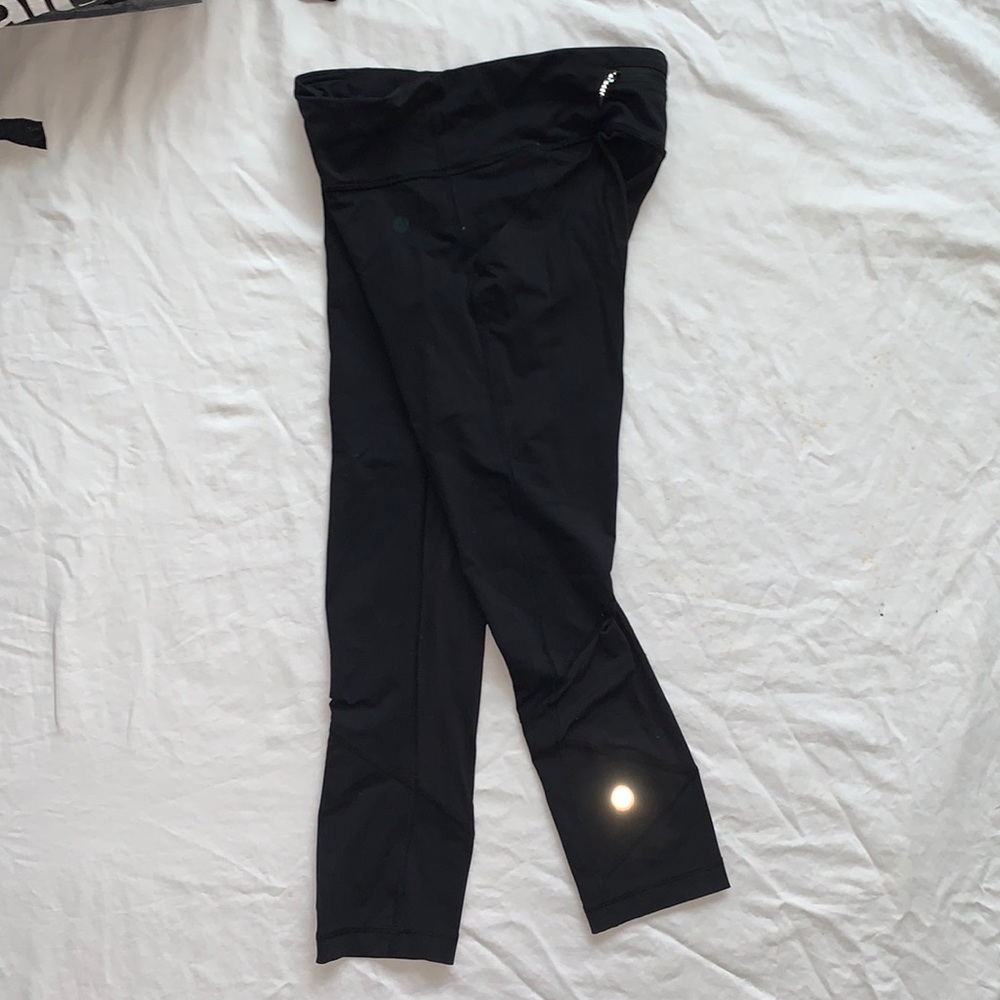 Lululemon align highrise crop w/hidden waistline and side pockets & drawstring